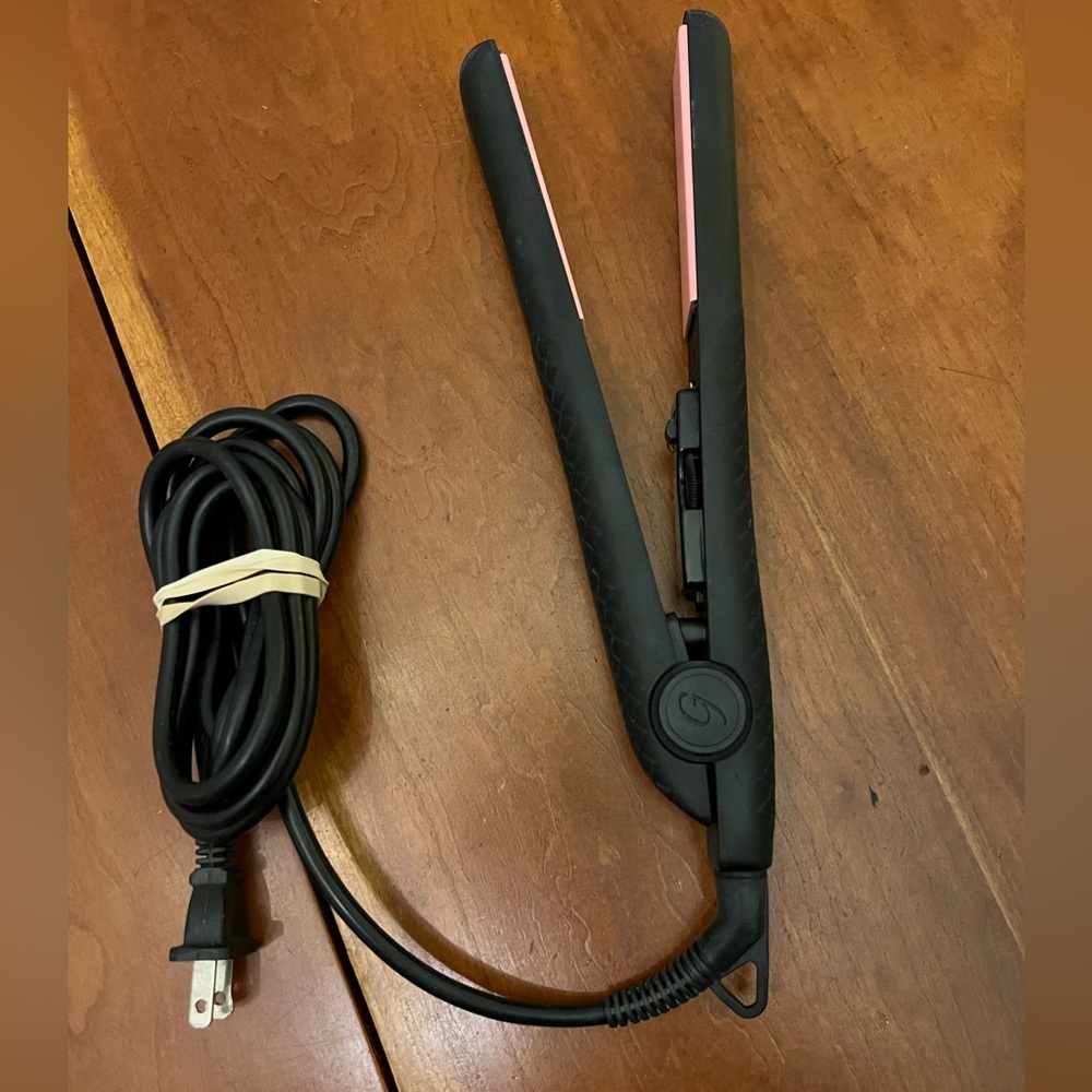 Ginalli Milano Tourmaline Flat Iron, black with pink